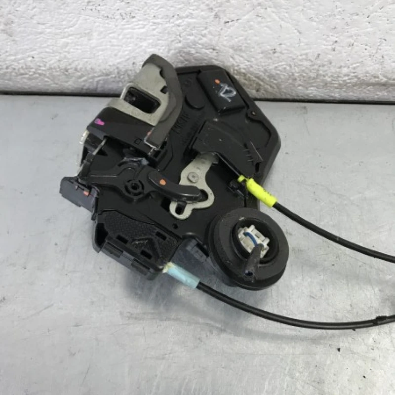Iala broasca usa stanga spate / Toyota Hilux  2010 / Caroserie, oglinzi si faruri