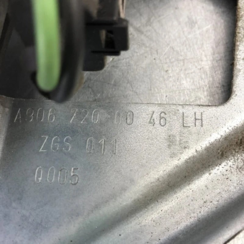 Macara geam stanga fata / Volkswagen Crafter 2E/2F 2008 / Caroserie, oglinzi si faruri