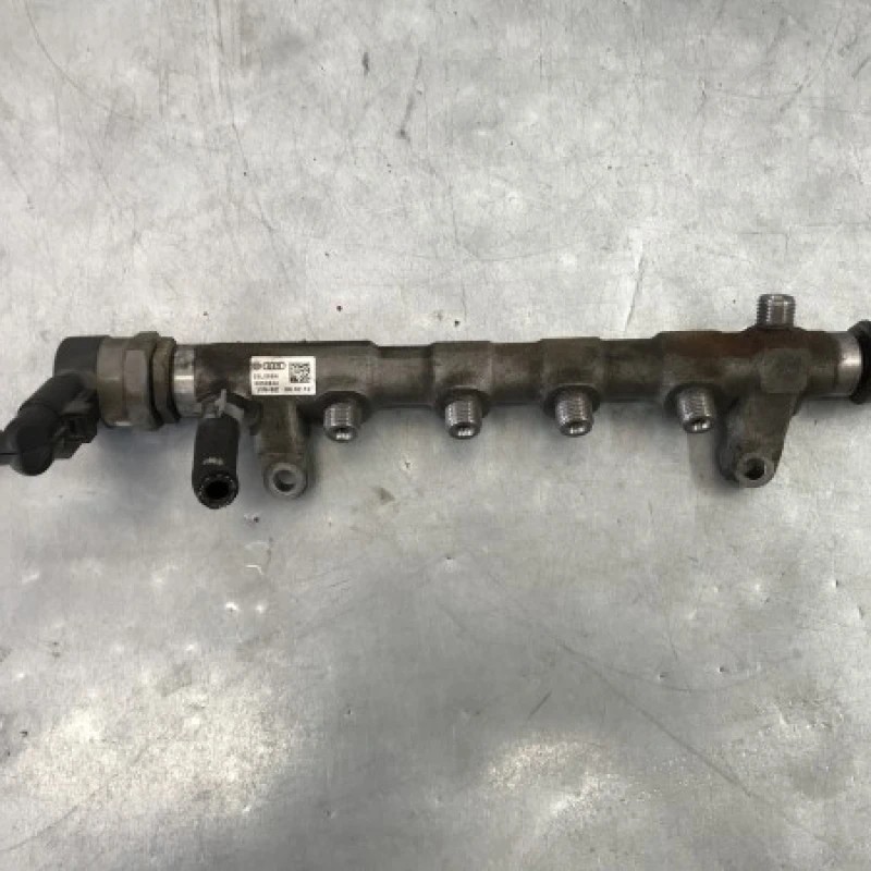 Rampa injectoare cu senzor Volkswagen Passat B7 2012