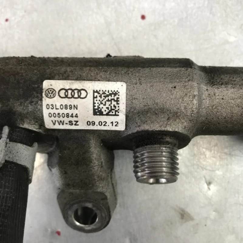 Rampa injectoare cu senzor / Volkswagen Passat B7 2012 / Motor, racire si evacuare