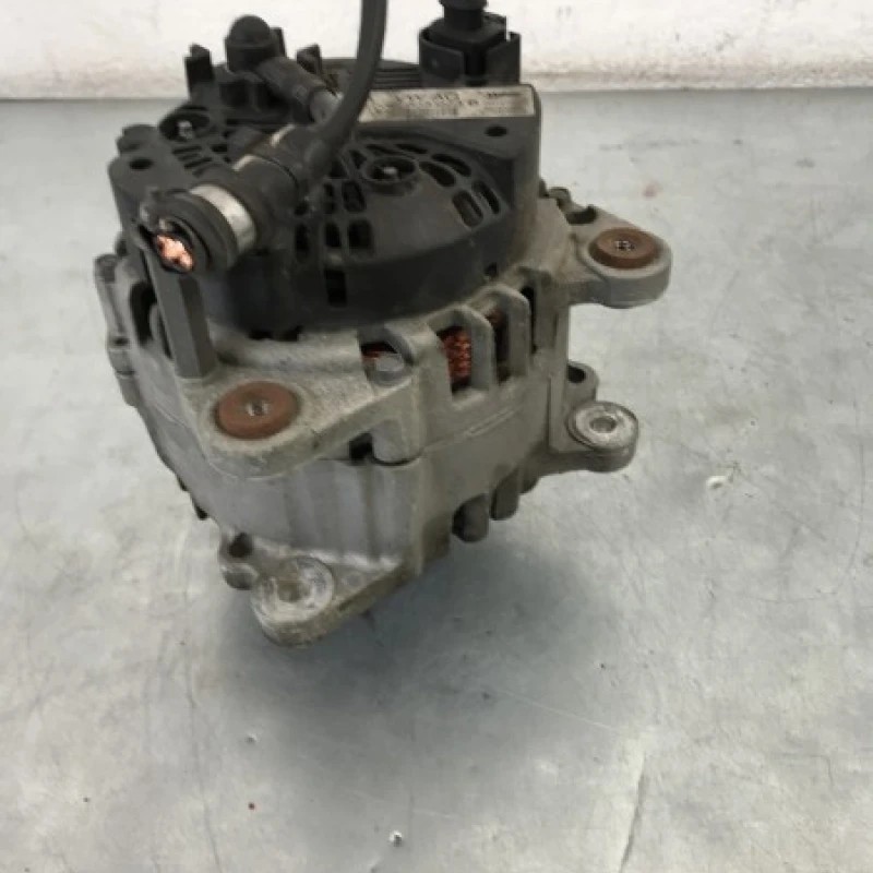 Alternator Volkswagen Passat B7 2012