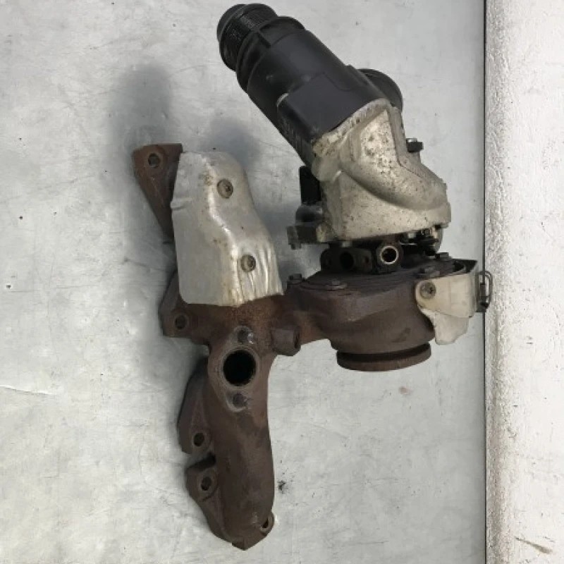 Turbosuflanta turbo turbina / Volkswagen Passat B7 2012 / Motor, racire si evacuare