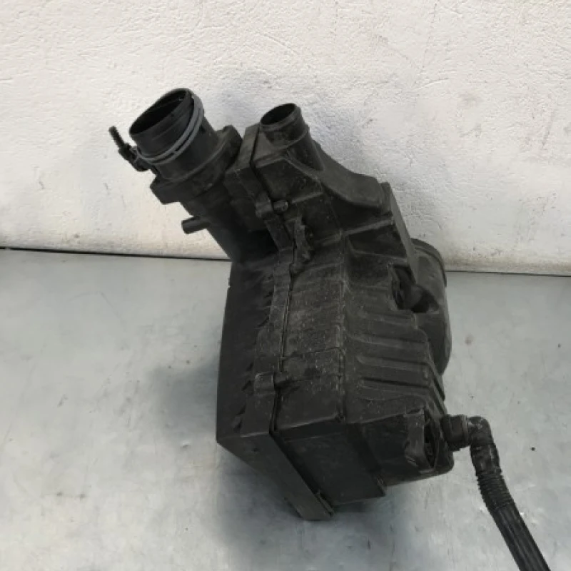 Carcasa filtru aer / Volkswagen Passat B7 2012 / Motor, racire si evacuare