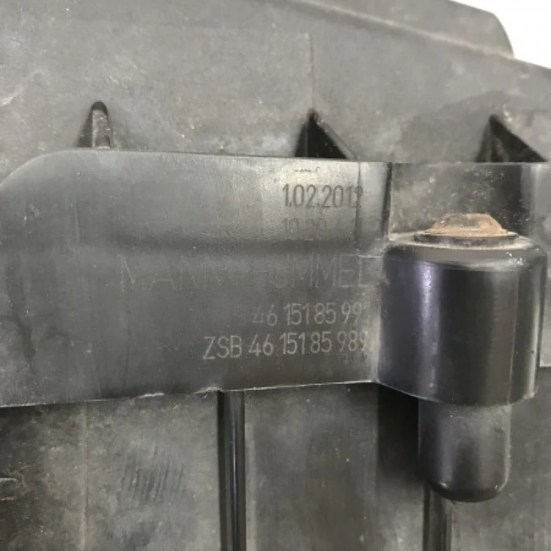 Carcasa filtru aer / Volkswagen Passat B7 2012 / Motor, racire si evacuare