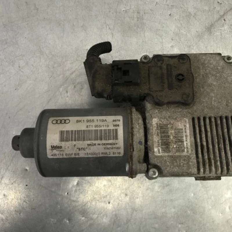 Motoras stergatoare parbriz / Audi A4 B8 2010 / Caroserie, oglinzi si faruri