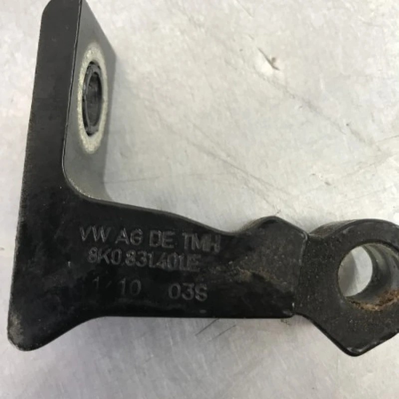 Balamale usa stanga fata / Audi A4 B8 2010 / Caroserie, oglinzi si faruri