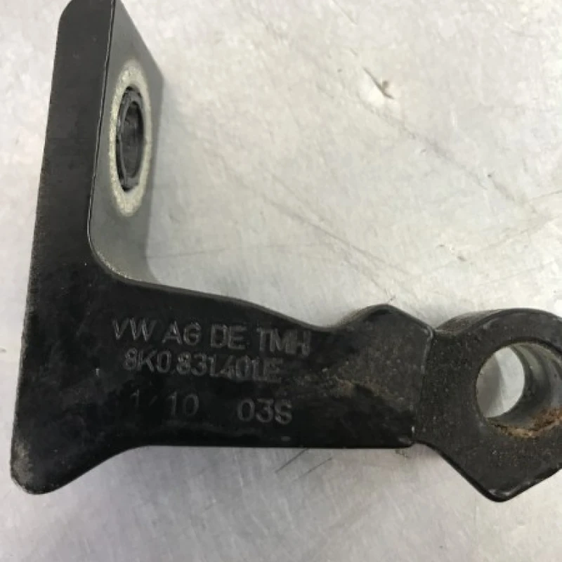 Balamale usa stanga fata / Audi A4 B8 2010 / Caroserie, oglinzi si faruri