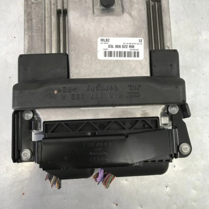 Calculator motor ecu Audi A4 B8 2010