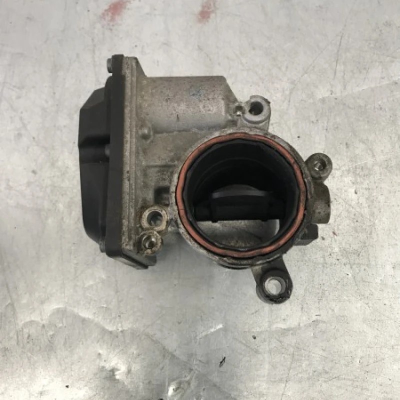 Clapeta de acceleratie / Audi A4 B8 2010 / Motor, racire si evacuare
