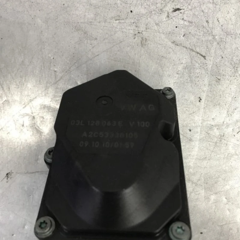 Clapeta de acceleratie / Audi A4 B8 2010 / Motor, racire si evacuare