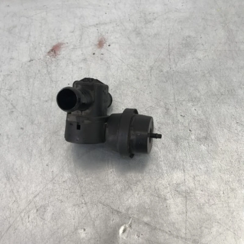 Supapa racire apa Audi 