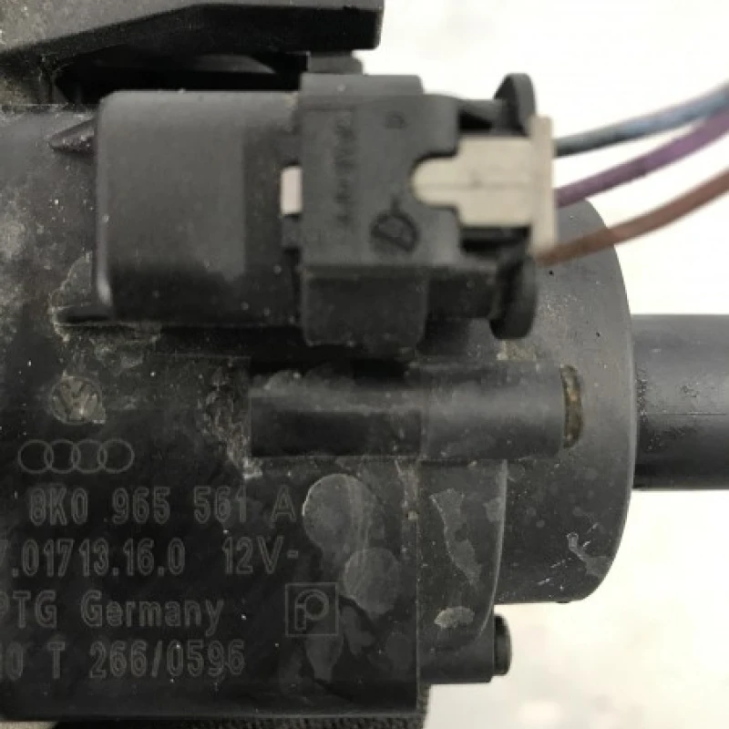 Pompa auxiliara recirculare apa / Audi A4 B8 2010 / Motor, racire si evacuare