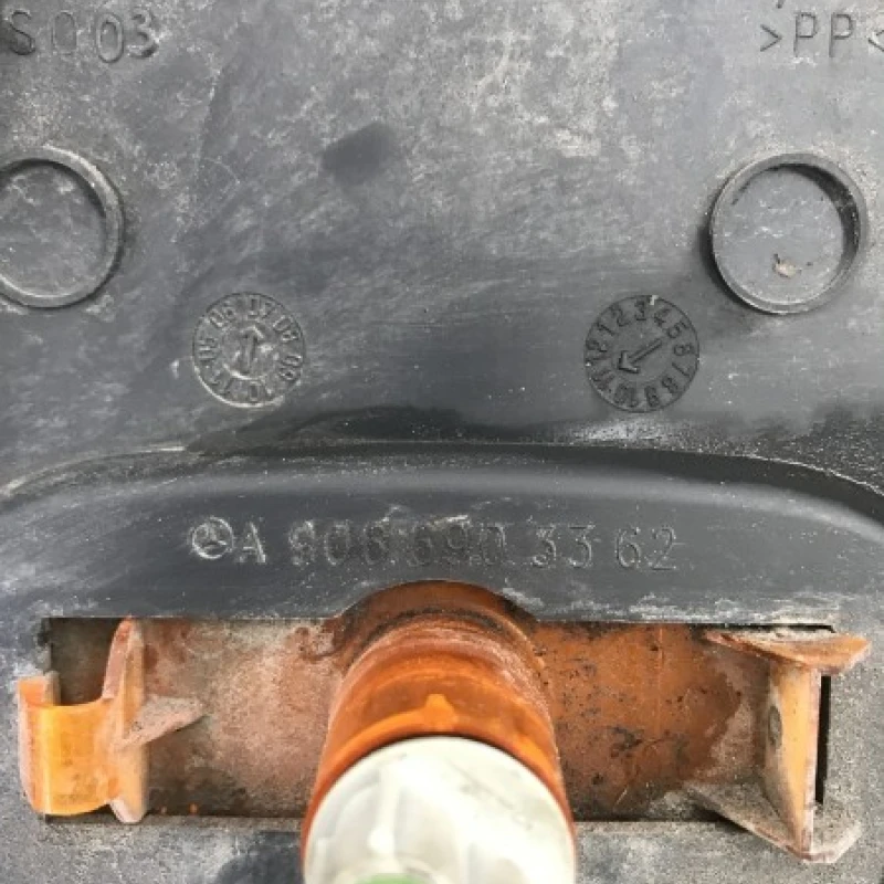 Ornament lateral / Volkswagen Crafter  2008 / Caroserie, oglinzi si faruri
