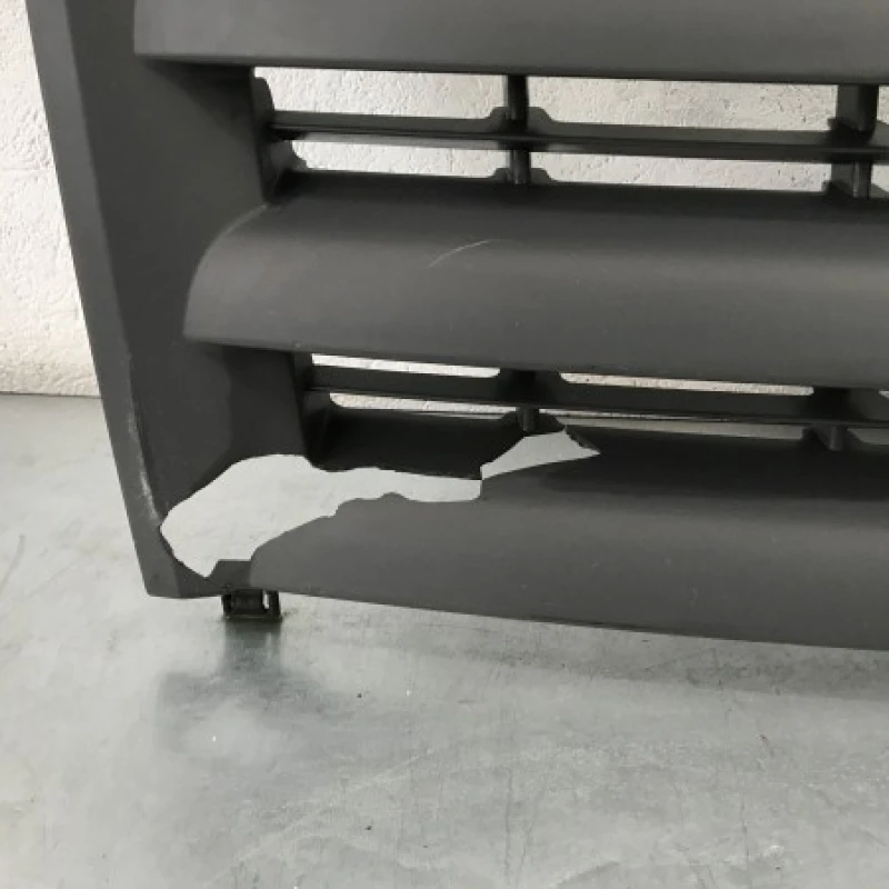Grila radiator cu emblema / Volkswagen Crafter  2008 / Caroserie, oglinzi si faruri