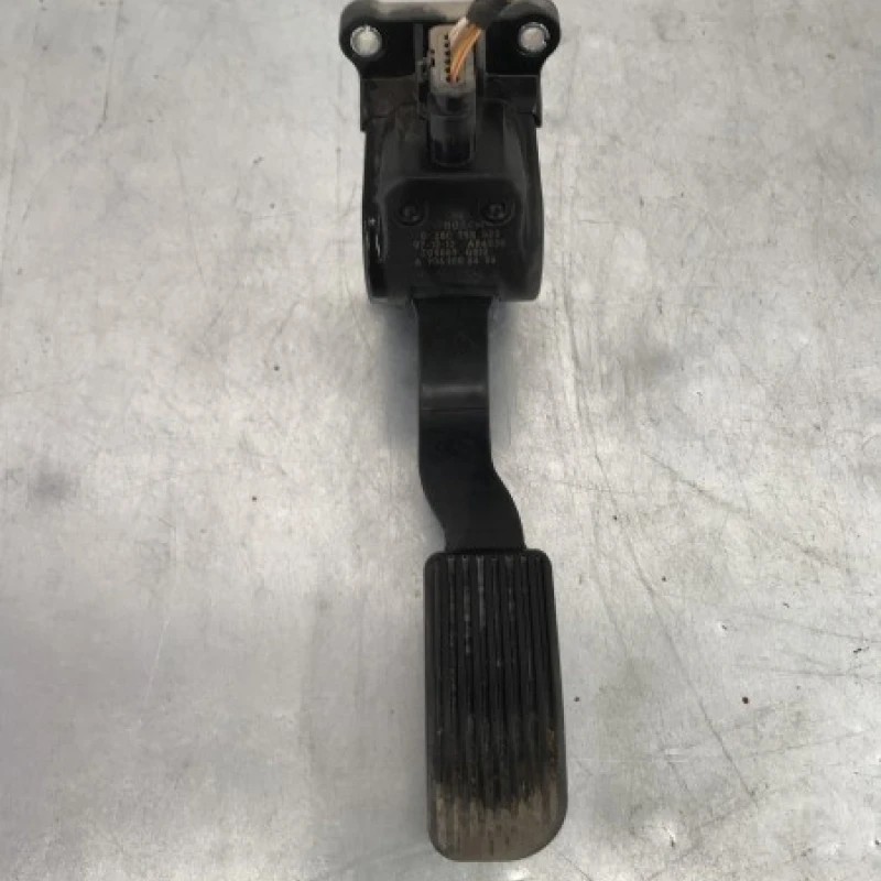 Pedala acceleratie / Volkswagen Crafter 2E/2F 2008 / Motor, racire si evacuare