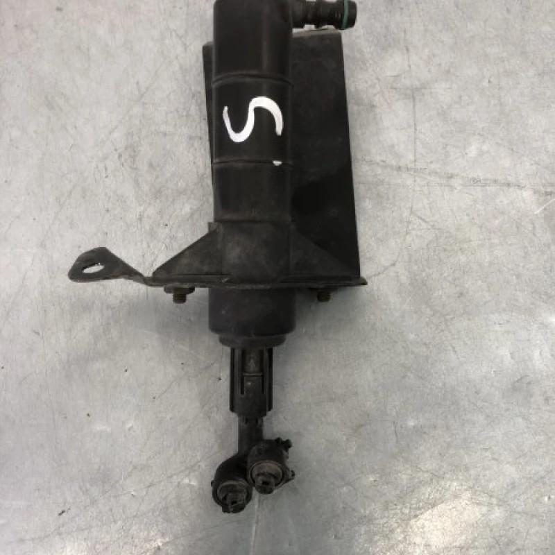Spalator far stanga / Volkswagen Crafter 2E/2F 2008 / Caroserie, oglinzi si faruri