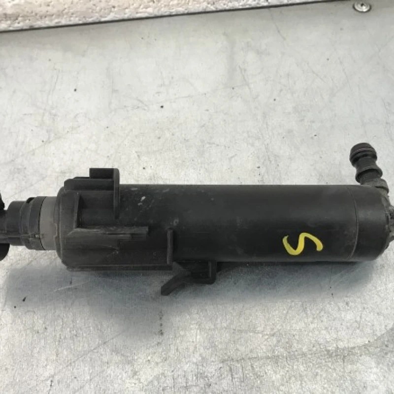 Spalator far stanga / Audi A4 B8 2010 / Caroserie, oglinzi si faruri