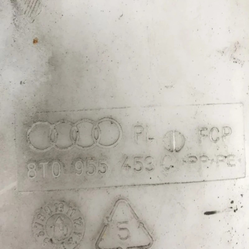 Vas lichid parbriz strop gel / Audi A4 B8 2010 / Caroserie, oglinzi si faruri