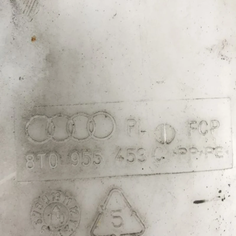 Vas lichid parbriz strop gel / Audi A4 B8 2010 / Caroserie, oglinzi si faruri