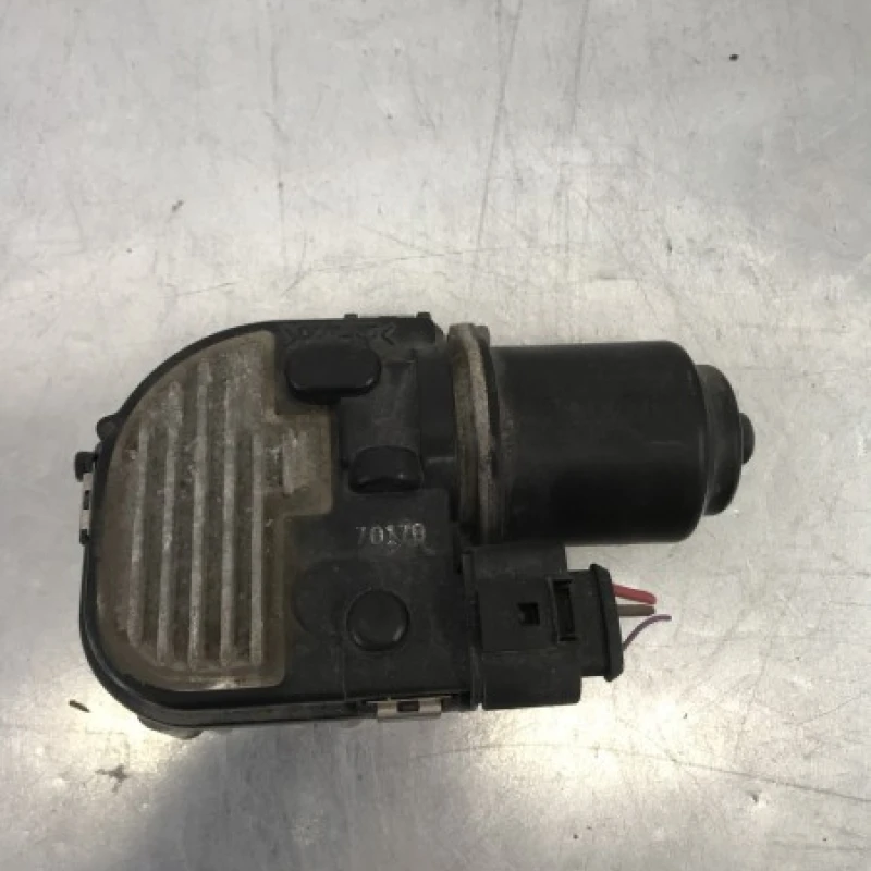 Motoras stergatoare fata Volkswagen 