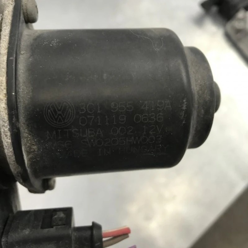 Motoras stergatoare fata / Volkswagen Passat B6 2008 / Audio si electronice