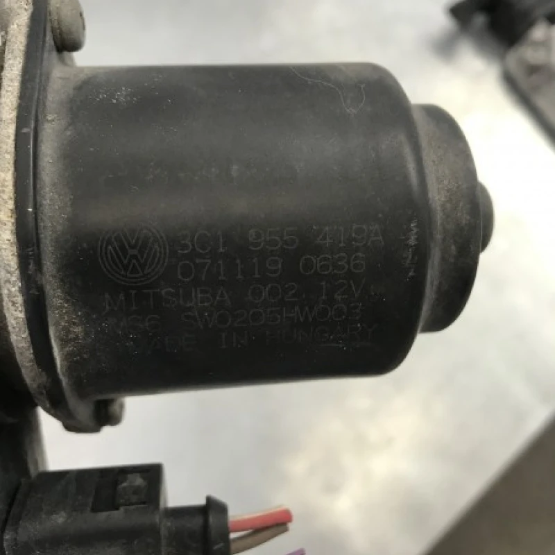 Motoras stergatoare fata / Volkswagen Passat B6 2008 / Audio si electronice