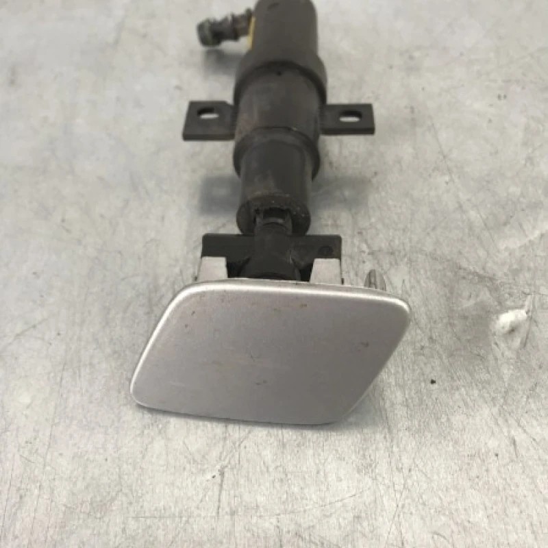 Spalator far stanga / Volkswagen Passat B6 2008 / Caroserie, oglinzi si faruri