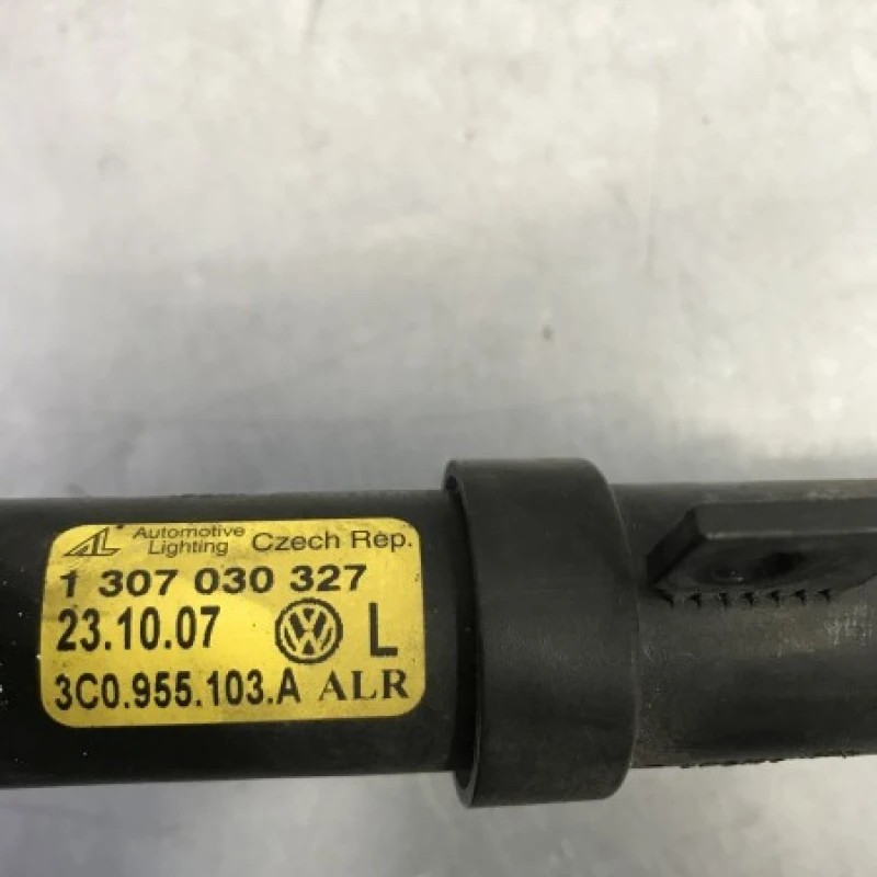 Spalator far stanga / Volkswagen Passat B6 2008 / Caroserie, oglinzi si faruri