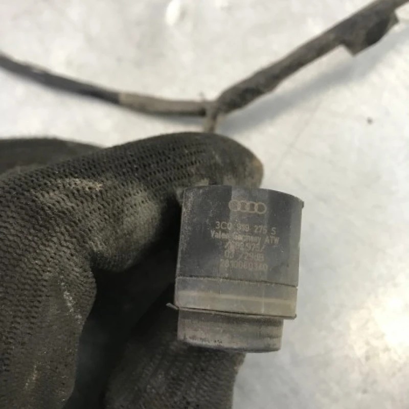 Instalatie cu Senzor parcare spate / Volkswagen Passat B6 2008 / Audio si electronice