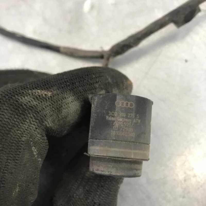 Instalatie cu Senzor parcare spate / Volkswagen Passat B6 2008 / Audio si electronice