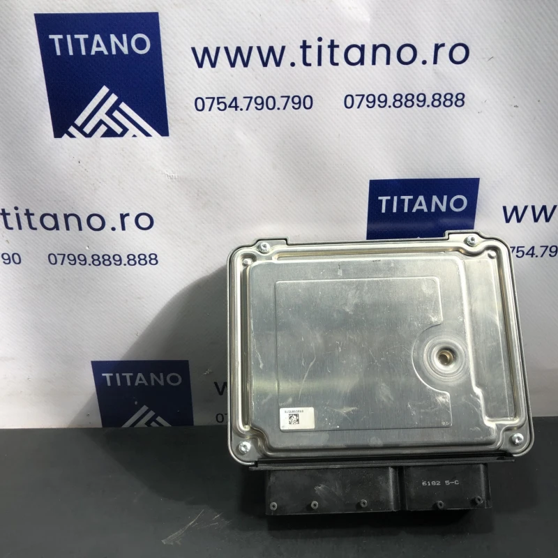 Calculator motor ecu / Audi A4 B8 2013 / Audio si electronice