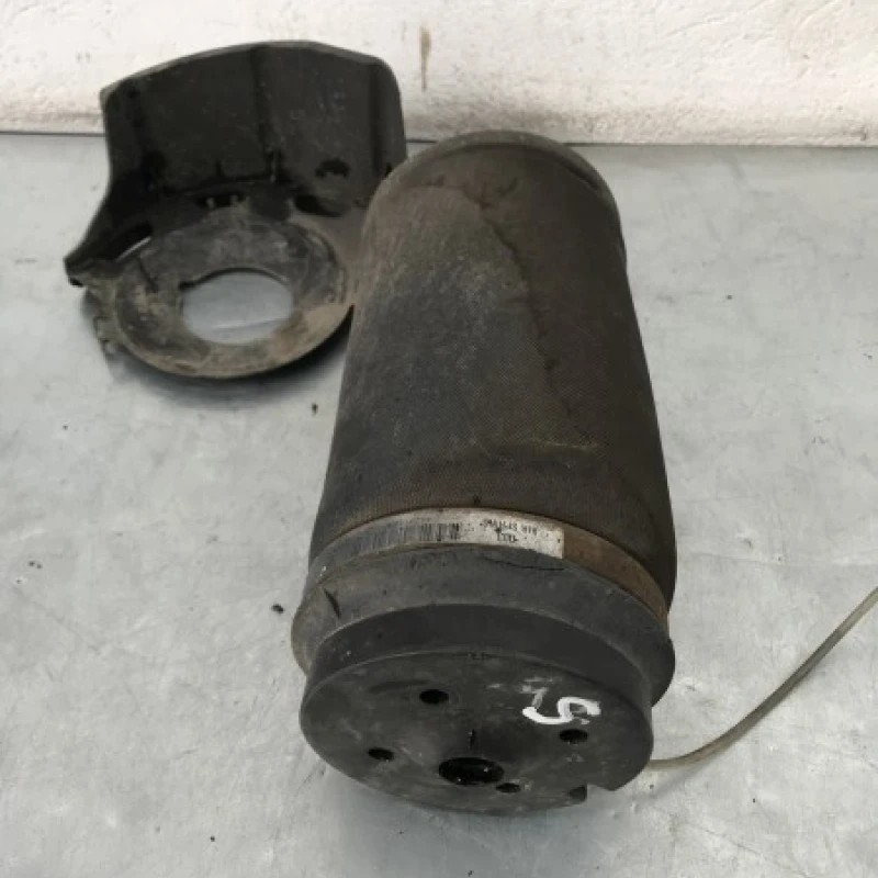 Perna aer stanga spate / Mercedes-Benz GL Class X164 2012 / Directie si suspensie