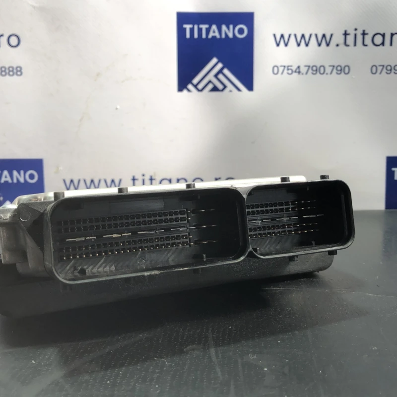 Calculator motor ecu / Audi A4 B8 2013 / Audio si electronice
