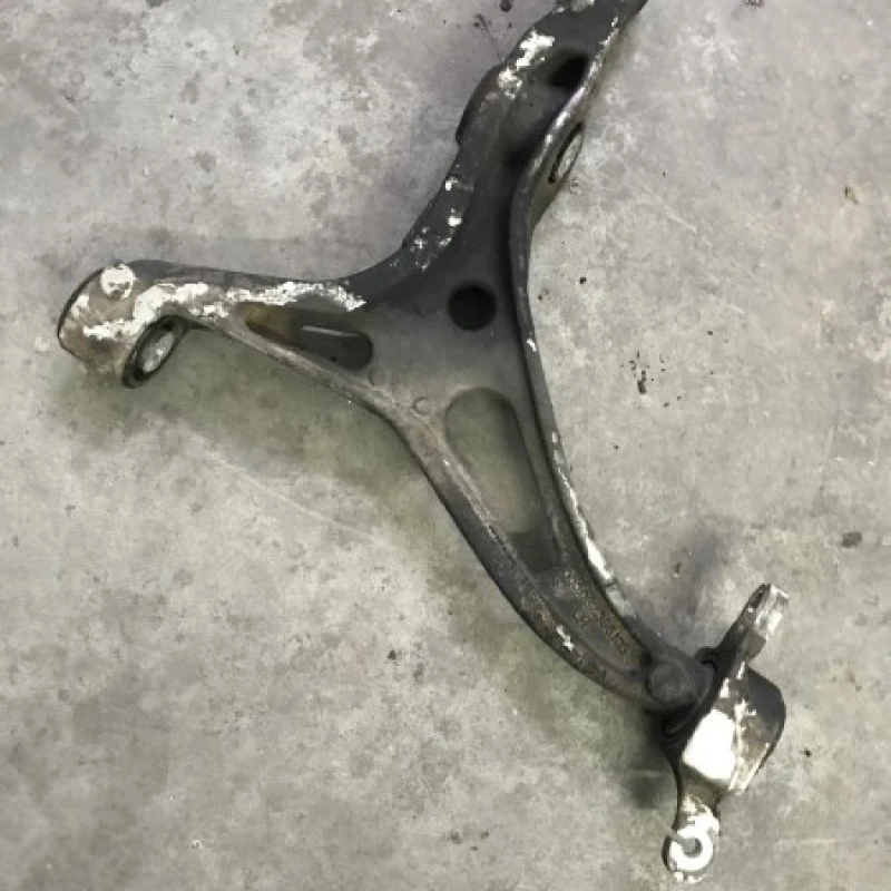 Brat stanga fata Mercedes-Benz 