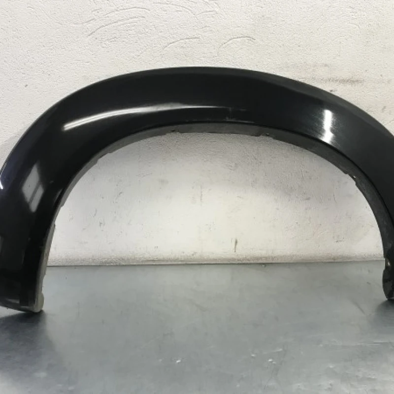 Ornament overfender aripa dreapta spate / Toyota Hilux  2010 / Caroserie, oglinzi si faruri