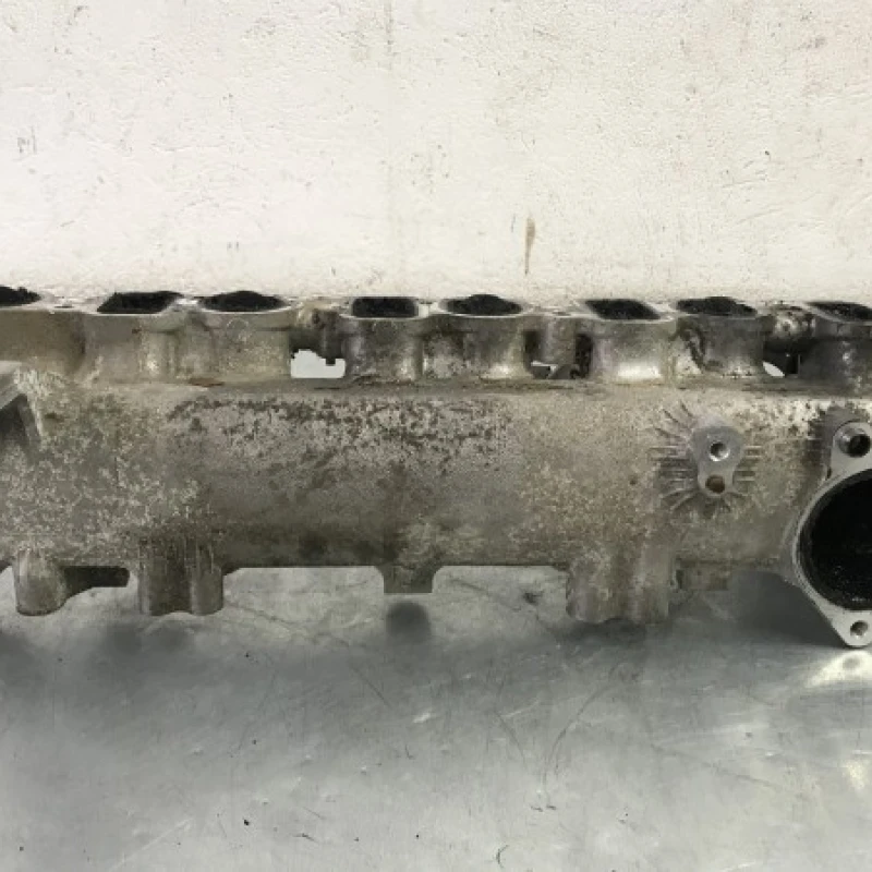 Galerie de admisie / Toyota Hilux  2010 / Motor, racire si evacuare