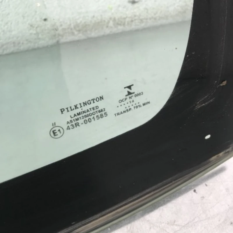 Parbriz / Toyota Hilux  2010 / Caroserie, oglinzi si faruri