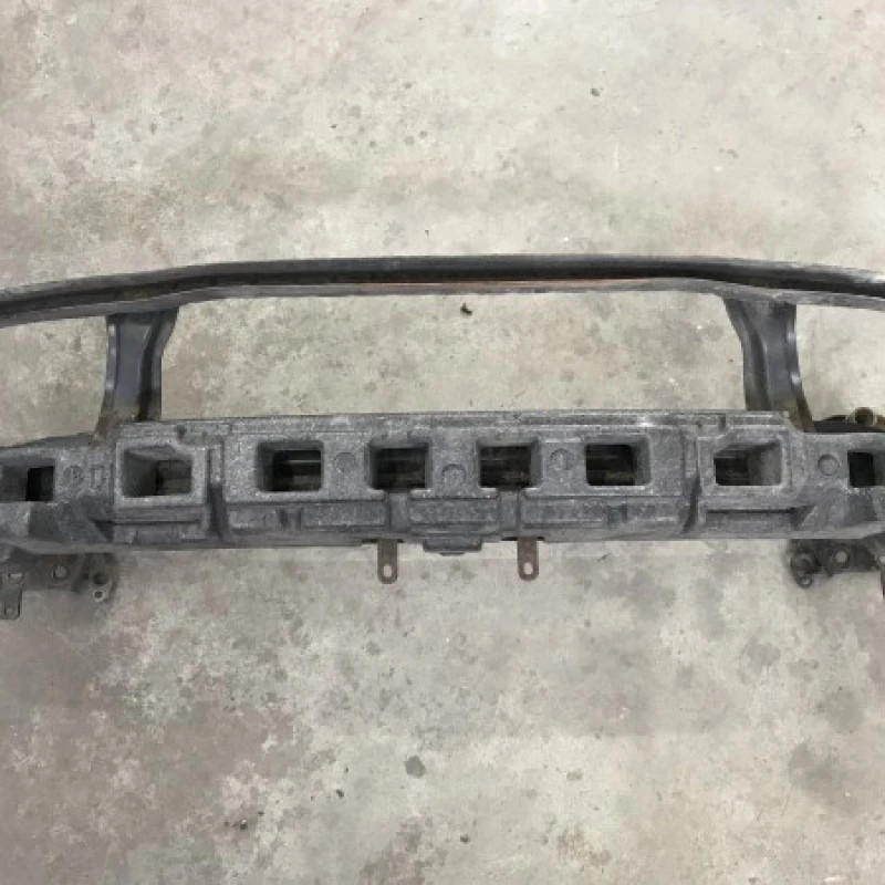 Armatura intaritura bara fata / Volkswagen Passat B6 2008 / Caroserie, oglinzi si faruri