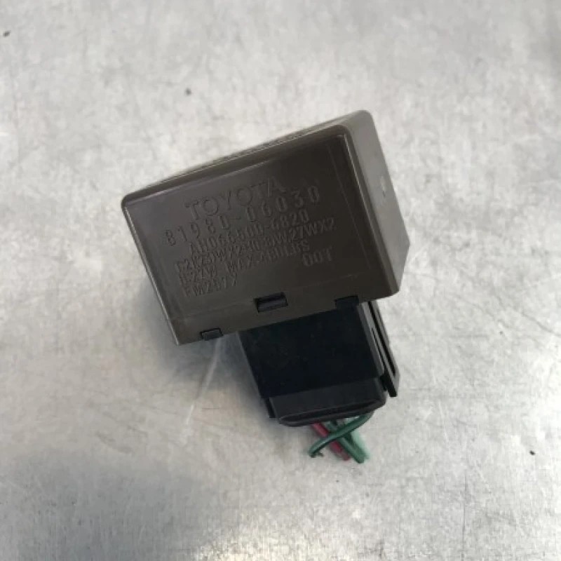 Releu / Toyota Hilux AN20 2010 / Audio si electronice