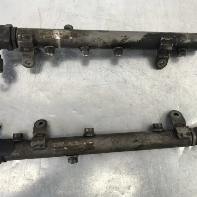 Rampa injectoare cu senzor / Mercedes-Benz GL Class X164 2012 / Motor, racire si evacuare