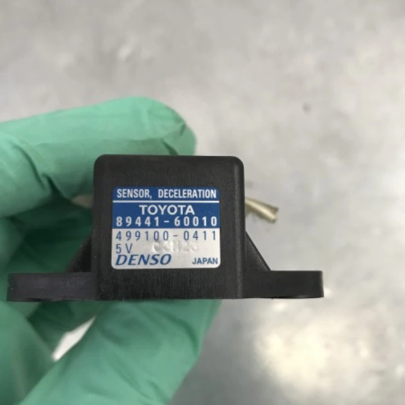 Senzor impact / Toyota Hilux  2010 / Audio si electronice