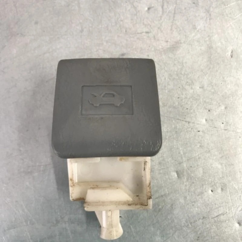 Maner deschidere capota / Toyota Hilux AN20 2010 / Caroserie, oglinzi si faruri