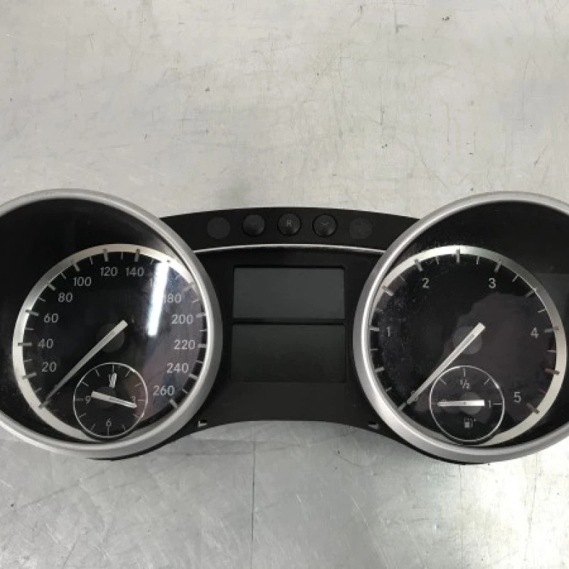Ceas bord / Mercedes-Benz GL Class X164 2012 / Audio si electronice
