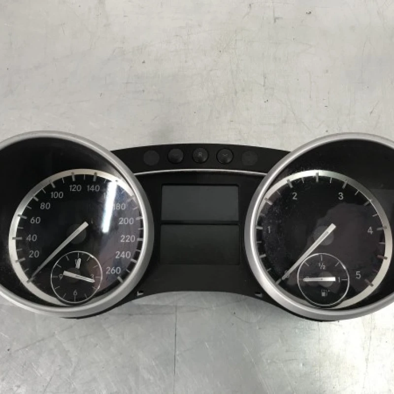Ceas bord Mercedes-Benz 