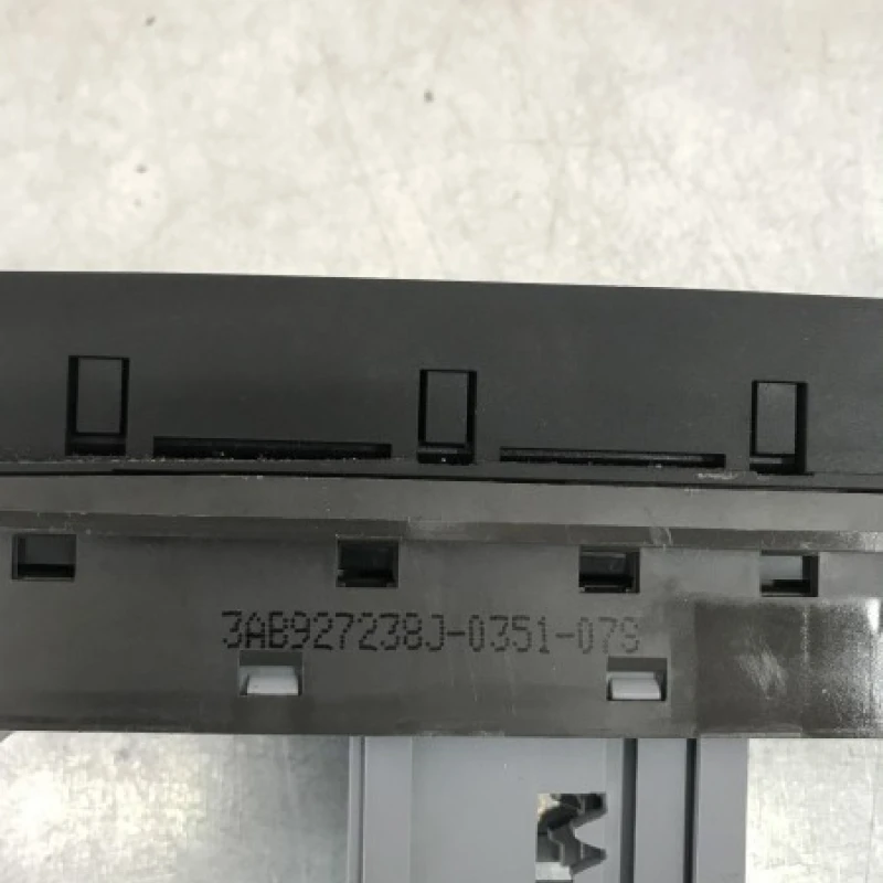 Butoane consola centrala / Volkswagen Passat B7 2012 / Interior