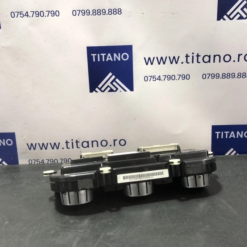 Panou climatronic / Volkswagen Passat B7 2012 / Climatizare