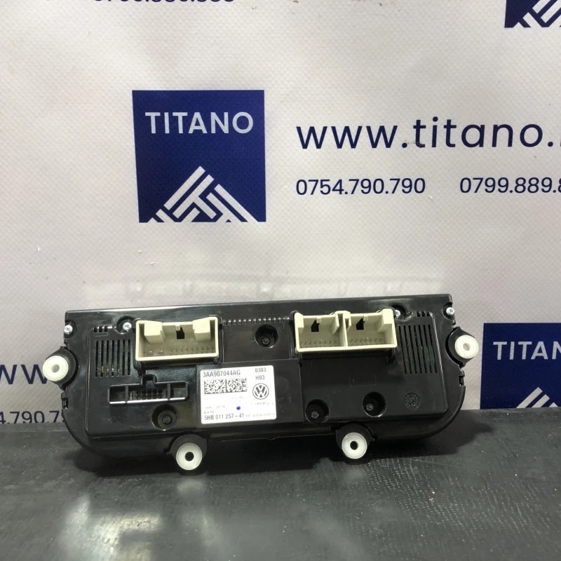 Panou climatronic / Volkswagen Passat B7 2012 / Climatizare