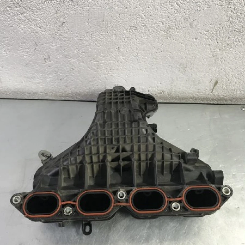 Galerie de admisie / Lexus CT 200h CT 200h 2012 / Motor, racire si evacuare