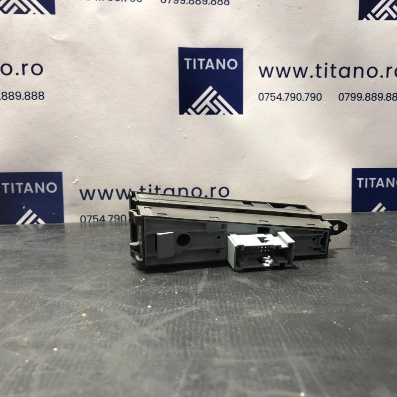 Buton frana de mana / Volkswagen Passat B7 2013 / Interior