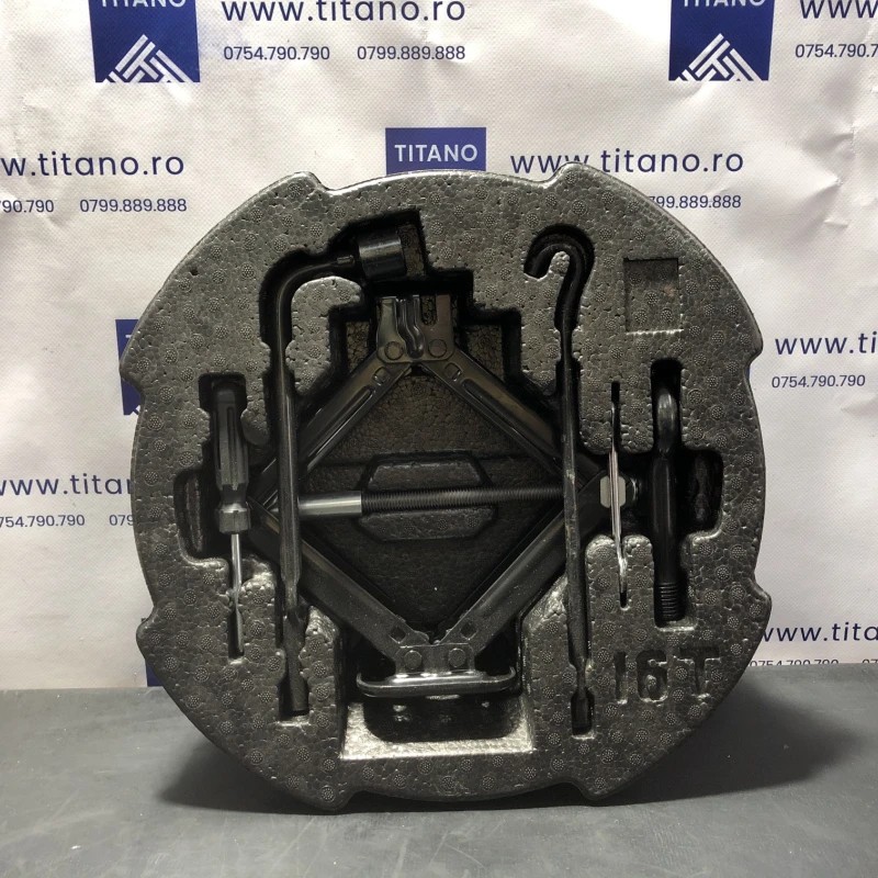Cric roti / Volkswagen Passat B7 2013 / Accesorii roti si capace
